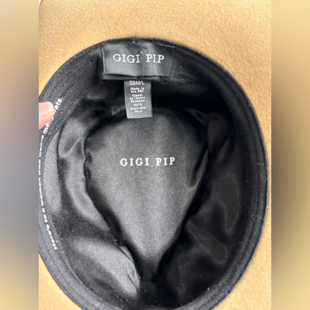 Gigi Pip hat!